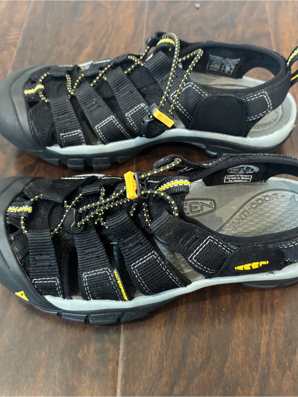 Keen Men's Newport H2 Sandal - Picture 7 of 10